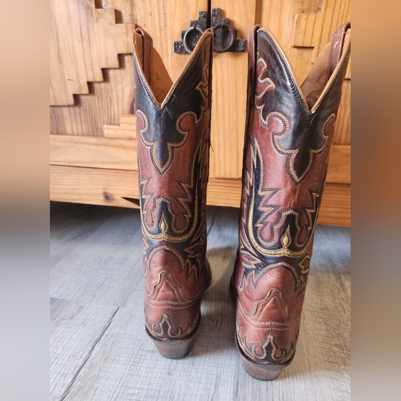 Intricate Brown and Black Cowboy Western Boots - Picture 8 of 13